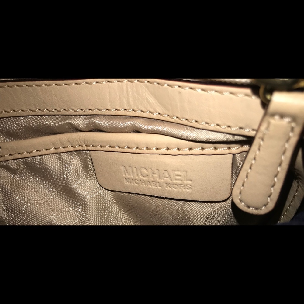 Purse - Picture 3 of 3